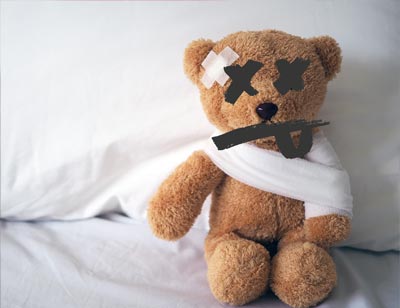 Teddybär mit Bandagen